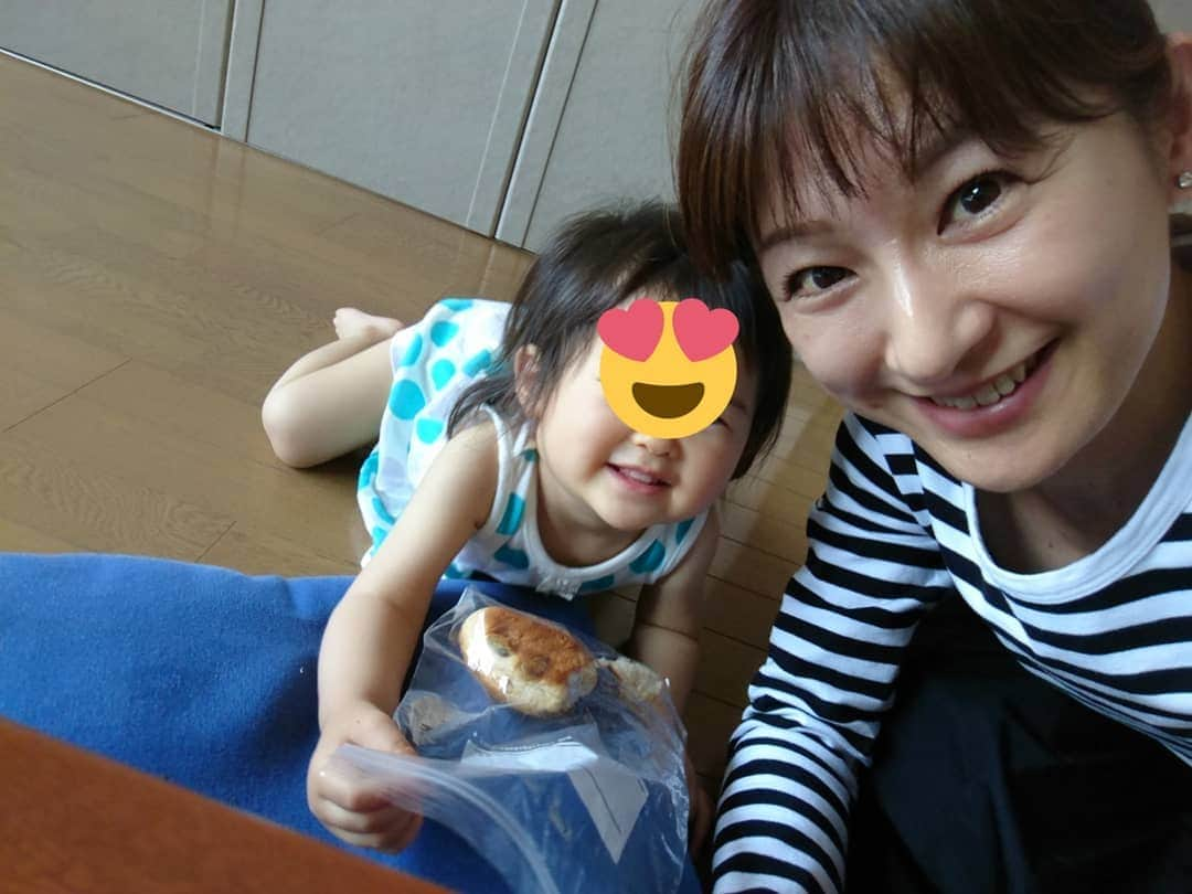 高橋靖子さんのインスタグラム写真 - (高橋靖子Instagram)「今日は、姪っ子が家に来たよん〜😙⤴️⤴️ #吉本新喜劇 #新喜劇 #よしもと新喜劇 #よしもと #姪っ子 #1歳8ヶ月 #조카딸」5月26日 16時51分 - oyasupororo