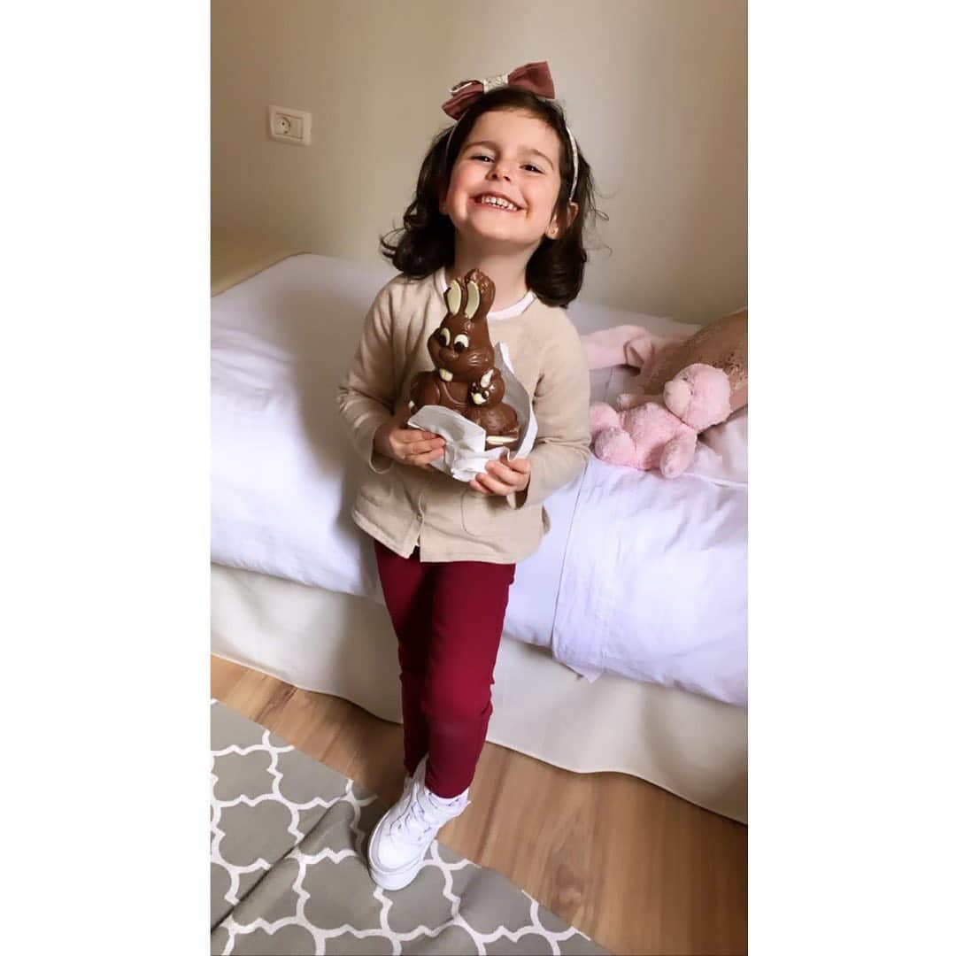 のインスタグラム：「Feliz cumpleaños mi princesita! 👨‍👧Gracias por estos 4 años de felicidad en mi vida! Te queremos ❤️🎂🎉」