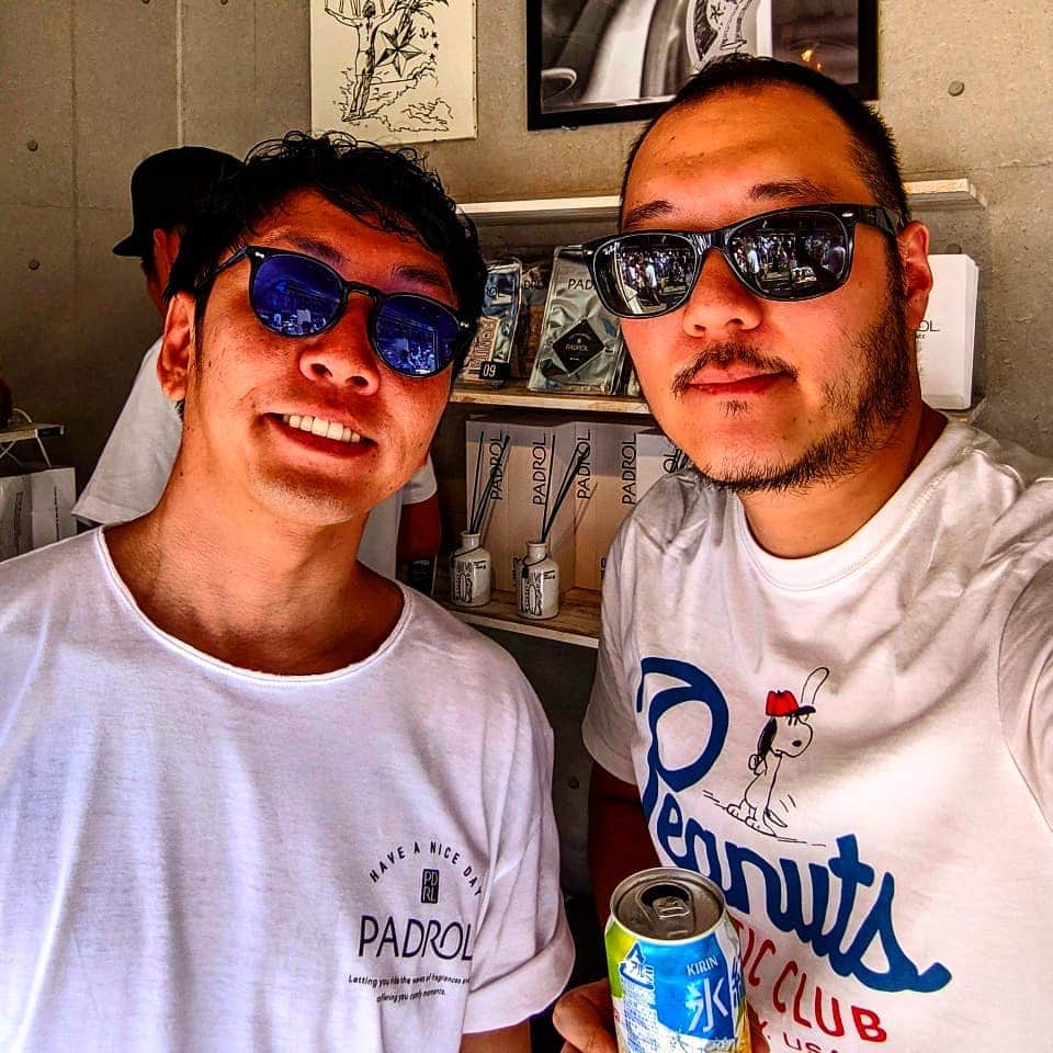 TAKAのインスタグラム：「Greenroom FestivalにPES君プロデュースのPADROLが出展されてるのでふらっと行ってきやしたー♪ ハンドクリームゲットー♪ 良き香り♪ PES君色々とありがとうございましたー！」