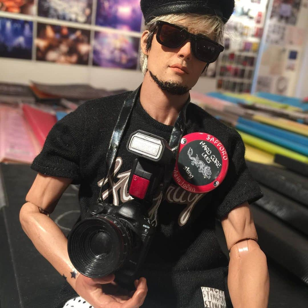 橋本塁さんのインスタグラム写真 - (橋本塁Instagram)「【サウシュー写真展福岡終了!】 ご来展ありがとうございました！3月1日からスタートしたサウシュー写真展ツアーも無事に終了致しました！来て頂いた皆様誠にありがとうございました！次は夏からのSTINGRAY期間限定ショップツアーでお待ちしております！差し入れありがとうございました！  #サウシュー #福岡 #stingray #oneokrock #ワンオク #oor #ストレイテナー #nothingscarvedinstone  #androp #thebackhorn #9mmparabellumbullet #thebandapart #dopingpanda #hawaiian6  #thebawdies #キツネツキ #ren  #soundshooter  #写真展 #photoexhibition #livephoto #landscapephotography」5月26日 17時15分 - ruihashimoto