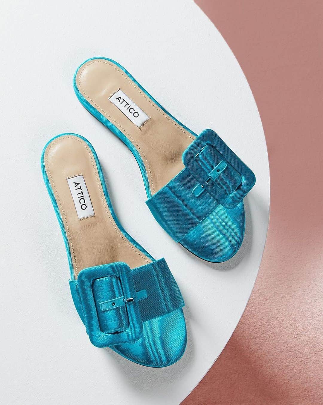 MATCHESFASHION.COMさんのインスタグラム写真 - (MATCHESFASHION.COMInstagram)「Pop colours and wide buckles, shop @the_attico's sleek slides and more at the link in bio.」5月27日 2時45分 - matches