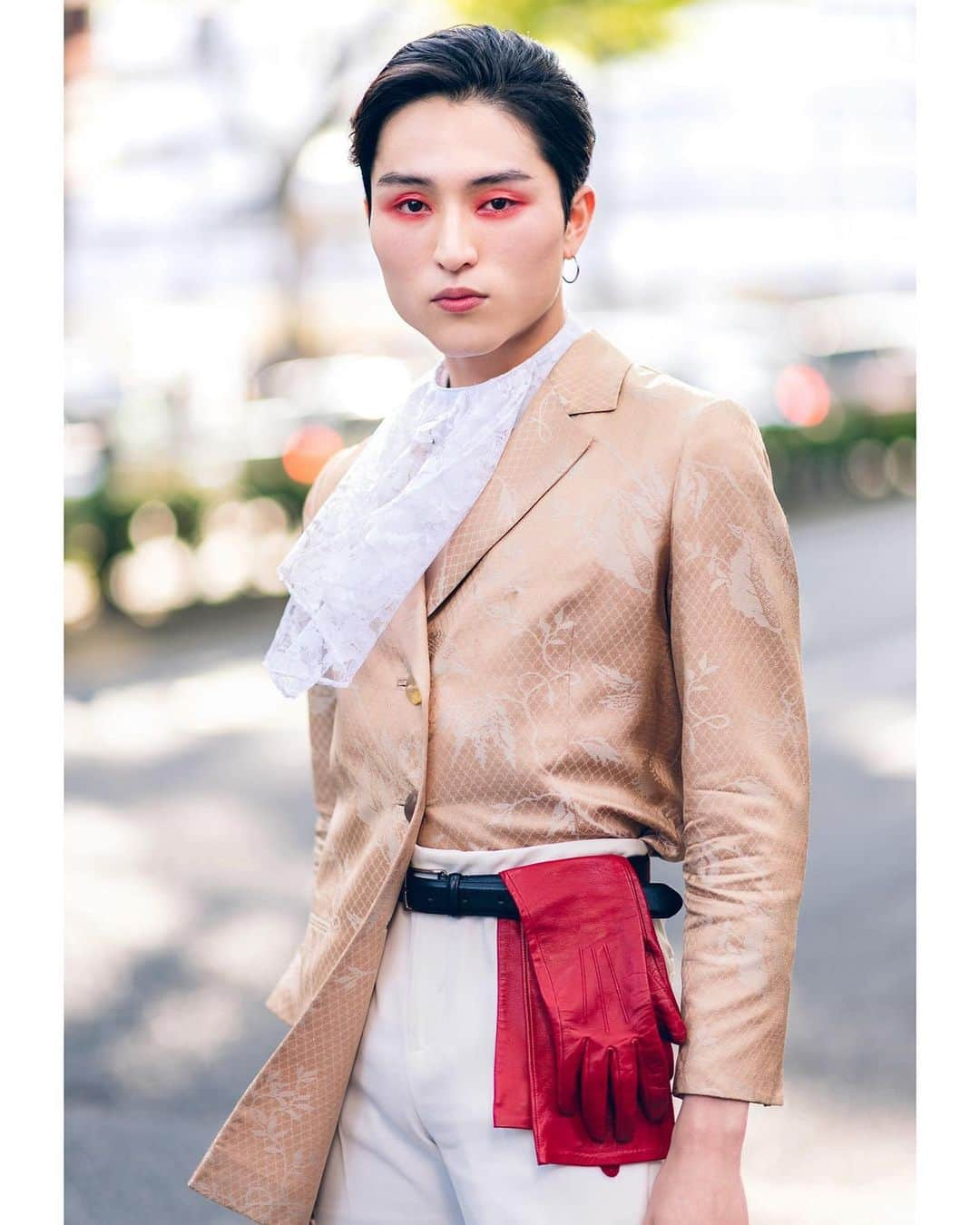 Harajuku Japanさんのインスタグラム写真 - (Harajuku JapanInstagram)「21-year-old Japanese model Minori (@__stylescrapbook) on the street in Harajuku. He’s wearing a vintage equestrian-inspired look with a white lace cravat, red gloves, and heeled faux crocodile boots from Zara.」5月27日 3時17分 - tokyofashion