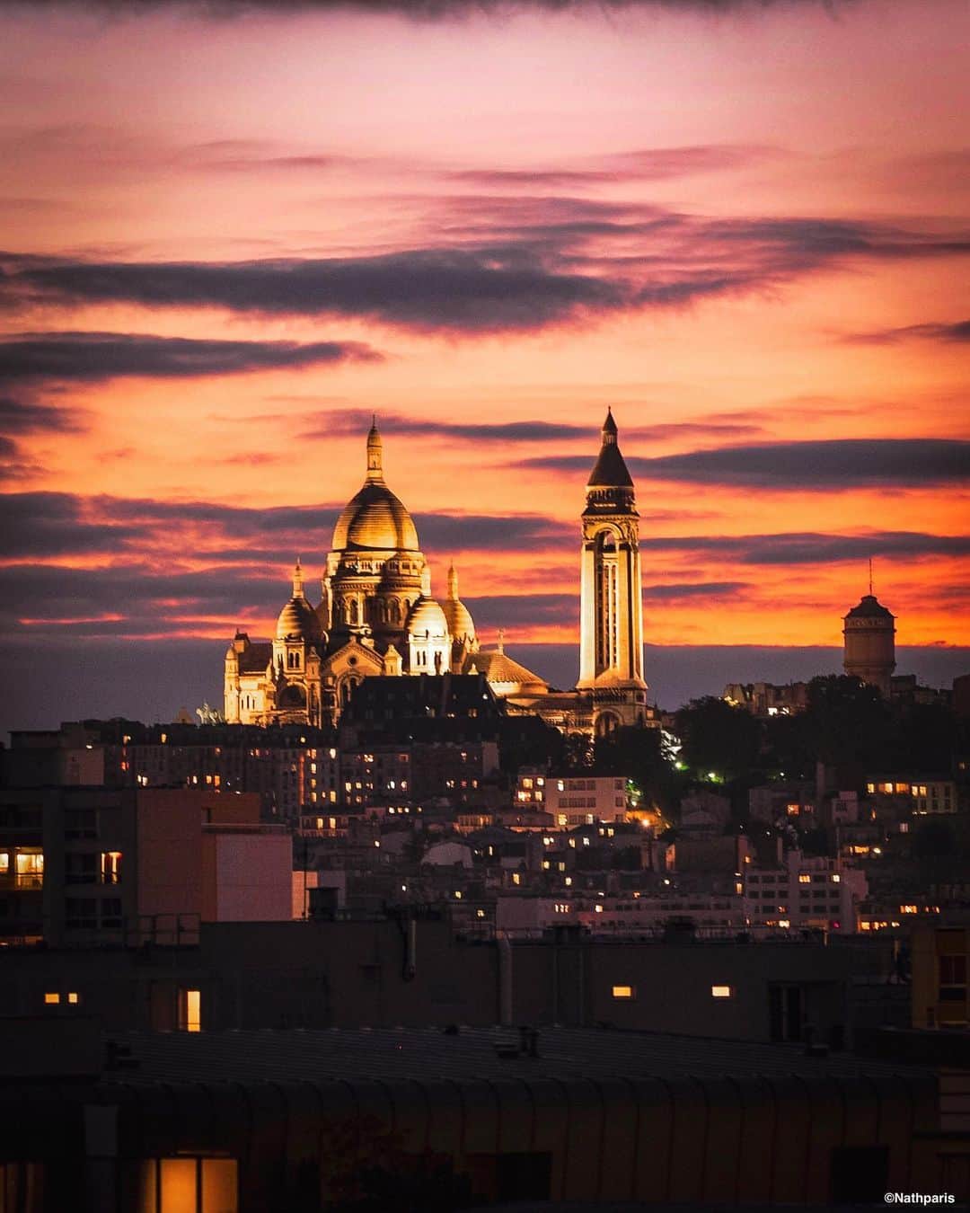 nathparisのインスタグラム：「After a nice day for Mother's Day with the family. Have a great evening 🌞」