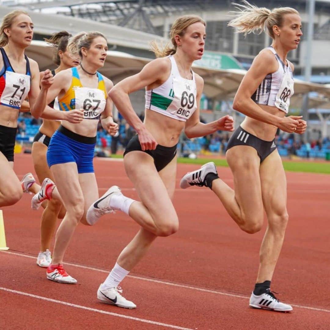 リンジー・シャープのインスタグラム：「That’s an 800m for you... swipe ➡️🤪@britishmilersclub  Next up Stockholm @diamondleagueathletics」