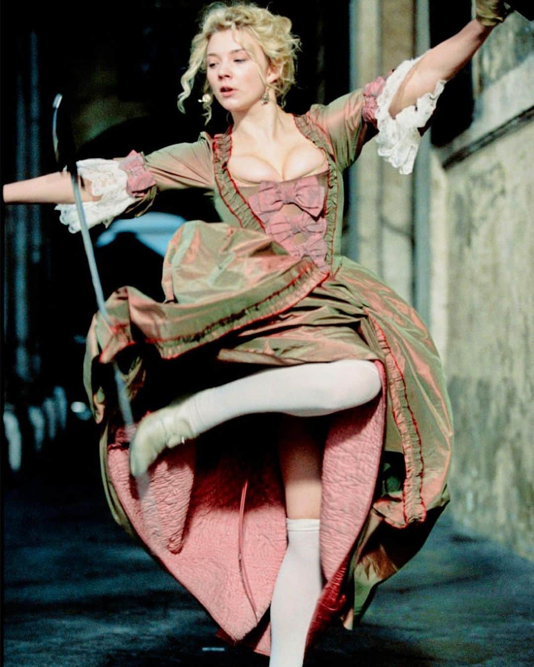 ナタリー・ドーマー（ファンアカウント）さんのインスタグラム写真 - (ナタリー・ドーマー（ファンアカウント）Instagram)「Throwback to #NatalieDormer as Victoria in the movie “Casanova” (2005)」5月27日 3時55分 - nataliedormer