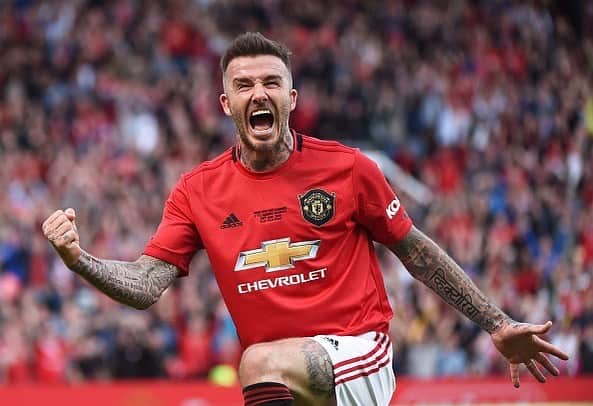 のインスタグラム：「So proud to see @davidbeckham back at Old Trafford today!! X He’s still got it!!! 👏🏼👏🏼👏🏼 kisses x VB @manchesterunited」