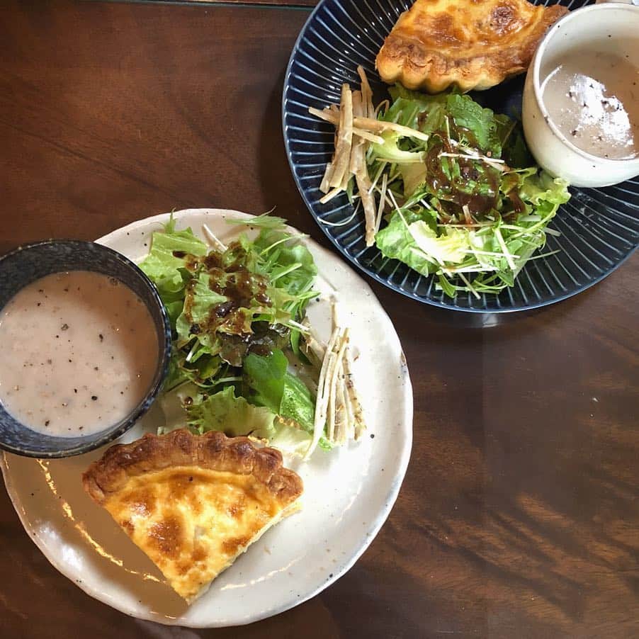 小川沙樹さんのインスタグラム写真 - (小川沙樹Instagram)「蒼々として これぞ隠れ家カフェ☕️」5月26日 19時13分 - ogawa__saki