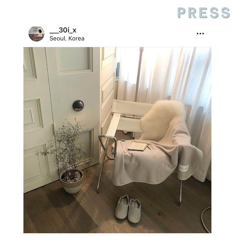 PRESSさんのインスタグラム写真 - (PRESSInstagram)「お部屋で過ごす時間を大切に🏠﻿ みなさんのオシャレなインテリア小物や家具を﻿ お部屋作りの参考にしてみて♡﻿ ﻿ PRESS official blogger ﻿ @sysysysy_0623 さんの素敵なお部屋の作り方は、﻿ ﻿ "大好きなものを集めただけなんです、﻿ 自分が思うままに"﻿ とのこと♡﻿ ﻿ —————————————————— ㅤ﻿﻿﻿﻿ ﻿﻿﻿﻿ お気に入りの写真に @pressblog #pressblog をㅤ﻿﻿﻿﻿ タグ🏷して投稿してください♡﻿﻿﻿﻿ PRESS公式アカウントでㅤ﻿﻿﻿﻿ あなたのアカウントをご紹介致します! ㅤ﻿﻿﻿﻿ ㅤ﻿﻿﻿﻿ ——————————————————﻿﻿﻿﻿ ﻿﻿﻿ ——————————————————﻿﻿ #ベッド #ドレッサー#鏡#ミラーセルフィー#お部屋#雑貨#インテリア #インテリア雑貨 #インテリアデザイン #インテリア小物 #インテリア部 #ハート型#ハート#ガーリー#部屋の模様替え #部屋#部屋作り #ハートの鏡 #インスタ映え#インテリア大好き #雑貨好き #小物 #お部屋紹介 #マイルーム #ベッドルーム #pressblog﻿ ﻿」5月26日 19時13分 - press.inc