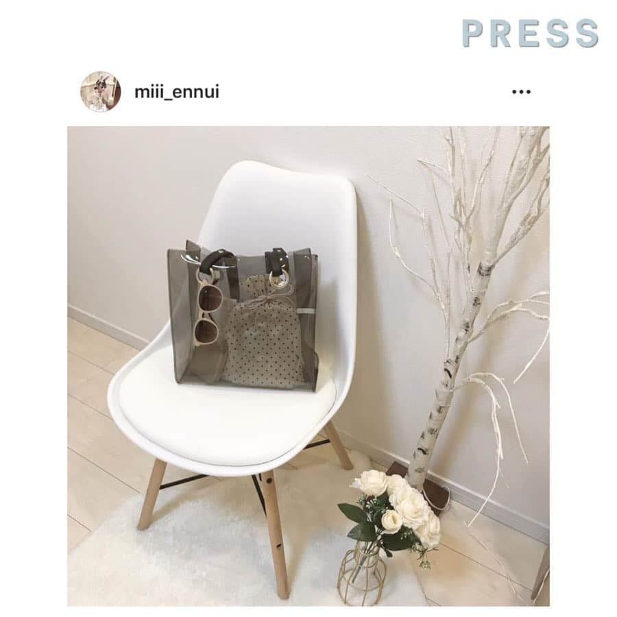 PRESSさんのインスタグラム写真 - (PRESSInstagram)「お部屋で過ごす時間を大切に🏠﻿ みなさんのオシャレなインテリア小物や家具を﻿ お部屋作りの参考にしてみて♡﻿ ﻿ PRESS official blogger ﻿ @sysysysy_0623 さんの素敵なお部屋の作り方は、﻿ ﻿ "大好きなものを集めただけなんです、﻿ 自分が思うままに"﻿ とのこと♡﻿ ﻿ —————————————————— ㅤ﻿﻿﻿﻿ ﻿﻿﻿﻿ お気に入りの写真に @pressblog #pressblog をㅤ﻿﻿﻿﻿ タグ🏷して投稿してください♡﻿﻿﻿﻿ PRESS公式アカウントでㅤ﻿﻿﻿﻿ あなたのアカウントをご紹介致します! ㅤ﻿﻿﻿﻿ ㅤ﻿﻿﻿﻿ ——————————————————﻿﻿﻿﻿ ﻿﻿﻿ ——————————————————﻿﻿ #ベッド #ドレッサー#鏡#ミラーセルフィー#お部屋#雑貨#インテリア #インテリア雑貨 #インテリアデザイン #インテリア小物 #インテリア部 #ハート型#ハート#ガーリー#部屋の模様替え #部屋#部屋作り #ハートの鏡 #インスタ映え#インテリア大好き #雑貨好き #小物 #お部屋紹介 #マイルーム #ベッドルーム #pressblog﻿ ﻿」5月26日 19時13分 - press.inc