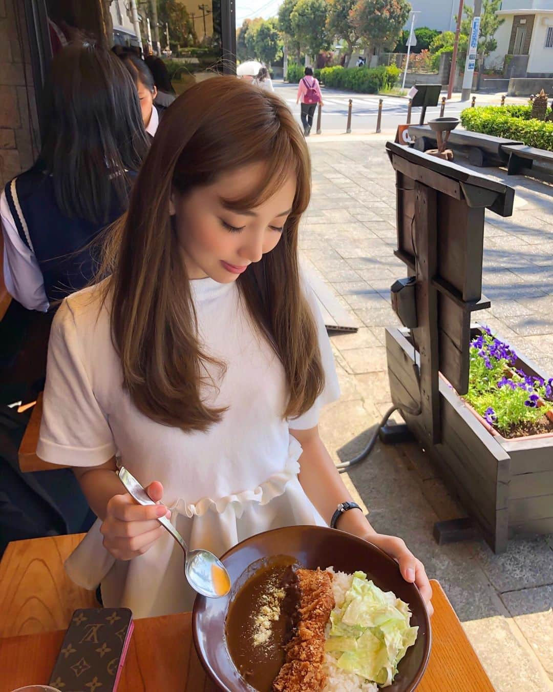 岡部あゆみさんのインスタグラム写真 - (岡部あゆみInstagram)「七里ヶ浜🏖 珊瑚礁のカレーライス🍛」5月26日 19時22分 - ayumi_okabe