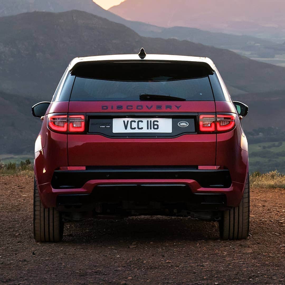 Land Roverさんのインスタグラム写真 - (Land RoverInstagram)「The new #LandRover #DiscoverySport - enhanced for every family adventure. Click the link in our bio to explore its new design.  #4x4 #Adventure #Carsofinstagram #Instacar #Design #SUV #CarLifestyle #LandRover #Cars #Car #AutomotiveDesign #Safari #Travel #OffRoad #Family #FamilyAdventure #Familyadventures」5月26日 19時35分 - landrover