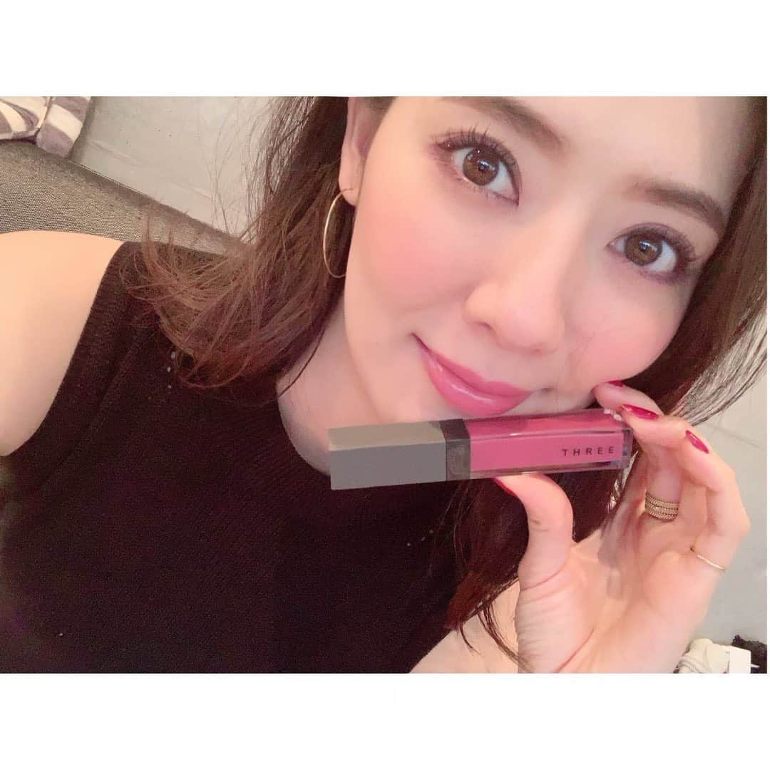 中田奈沙さんのインスタグラム写真 - (中田奈沙Instagram)「New lip💄 ヘアメイクの @miyonce34 に 教えてもらったお気に入りリップ❤️ @threecosmetics の シマリングリップジャム 20 PRETTY PILGRIM✨ * * #three #lip #rouge #lipgloss #me #makeup #cosmetics #beauty #threecosmetics #instabeauty #recommend #favorite #prettypilgrim #fashion #ootd #スリー #コスメ #リップ #グロス #美容 #シマリングリップジャム #シマリングリップジャム20 #中田奈沙 #オススメ #お気に入り #メイク #化粧 #リップグロス #ファッション #コーデ」5月26日 19時28分 - nasa_nakada