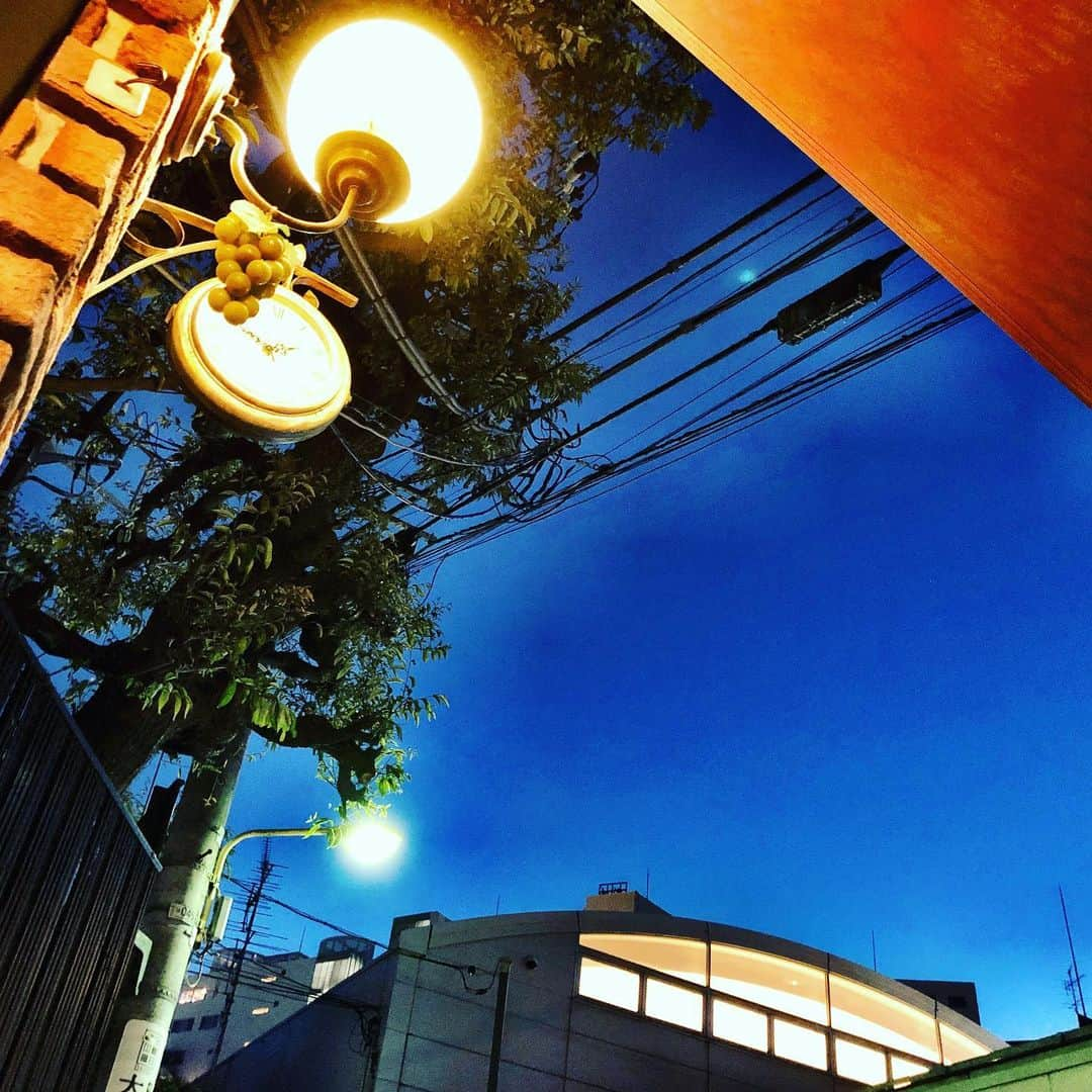 南博さんのインスタグラム写真 - (南博Instagram)「#daikanyama#twiligh#sky#minamihiroshi.com#private#piano#teaching#one#min#from#the#station」5月26日 19時33分 - hiroshi_minami5_0