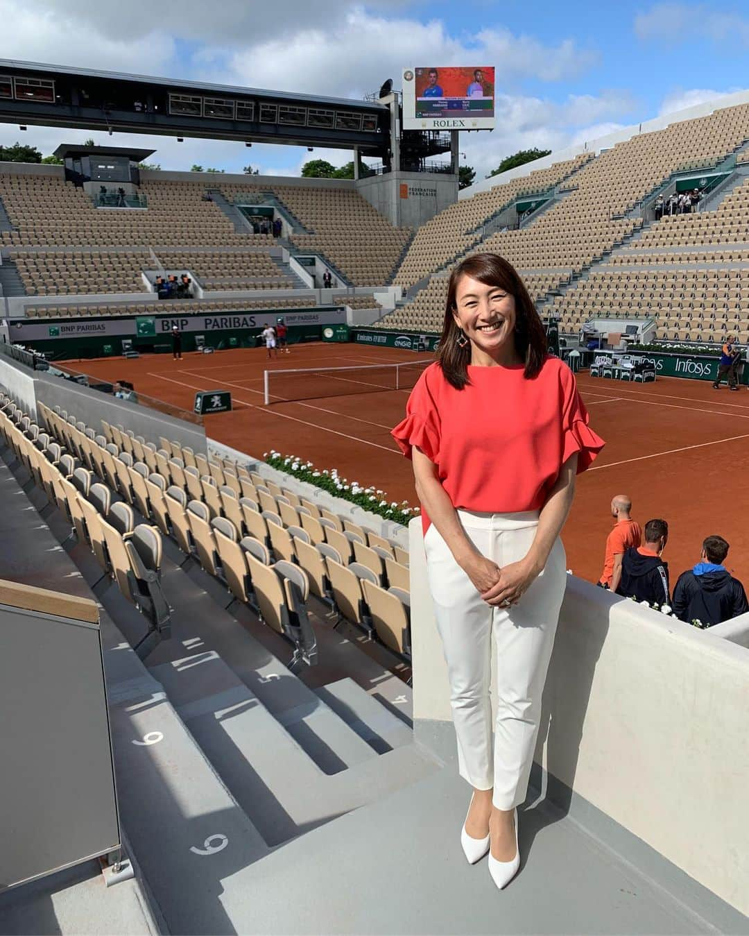 杉山愛さんのインスタグラム写真 - (杉山愛Instagram)「🎾全仏オープンテニス2019🎾 いよいよ開幕✨ 今日のスーザンランラン2試合目に錦織選手登場しまーす🤗 頑張れ  KEI👍  #全仏オープン開幕  #mon  amie #racea」5月26日 19時36分 - aisugiyamaofficial