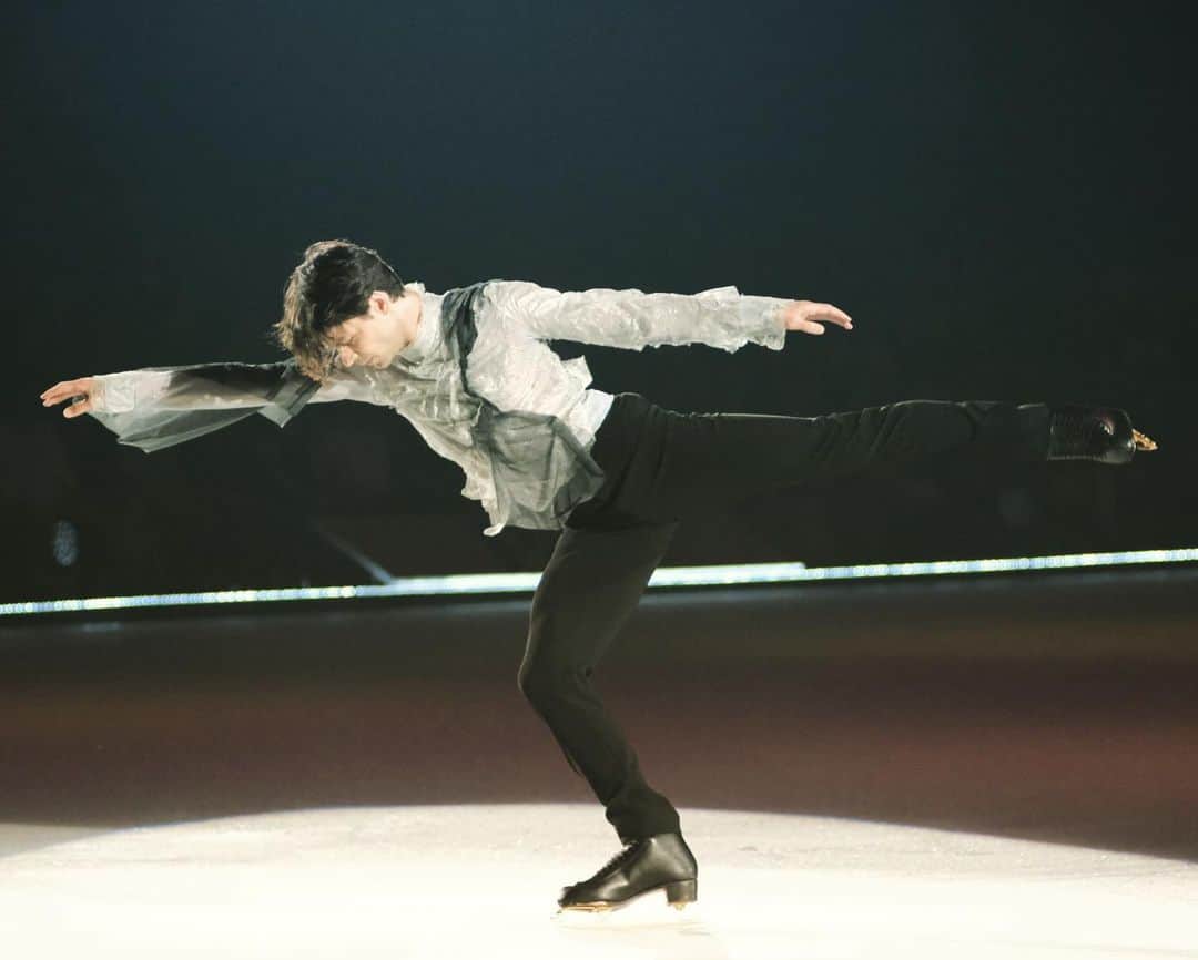 のインスタグラム：「Fantasy on Ice in Makuhari is already past! What a great start of the FOI 10th Anniversary! Presenting 2 new programs got me very excited! Thank you to all the fans for sharing this moment! Photo by @snodar」