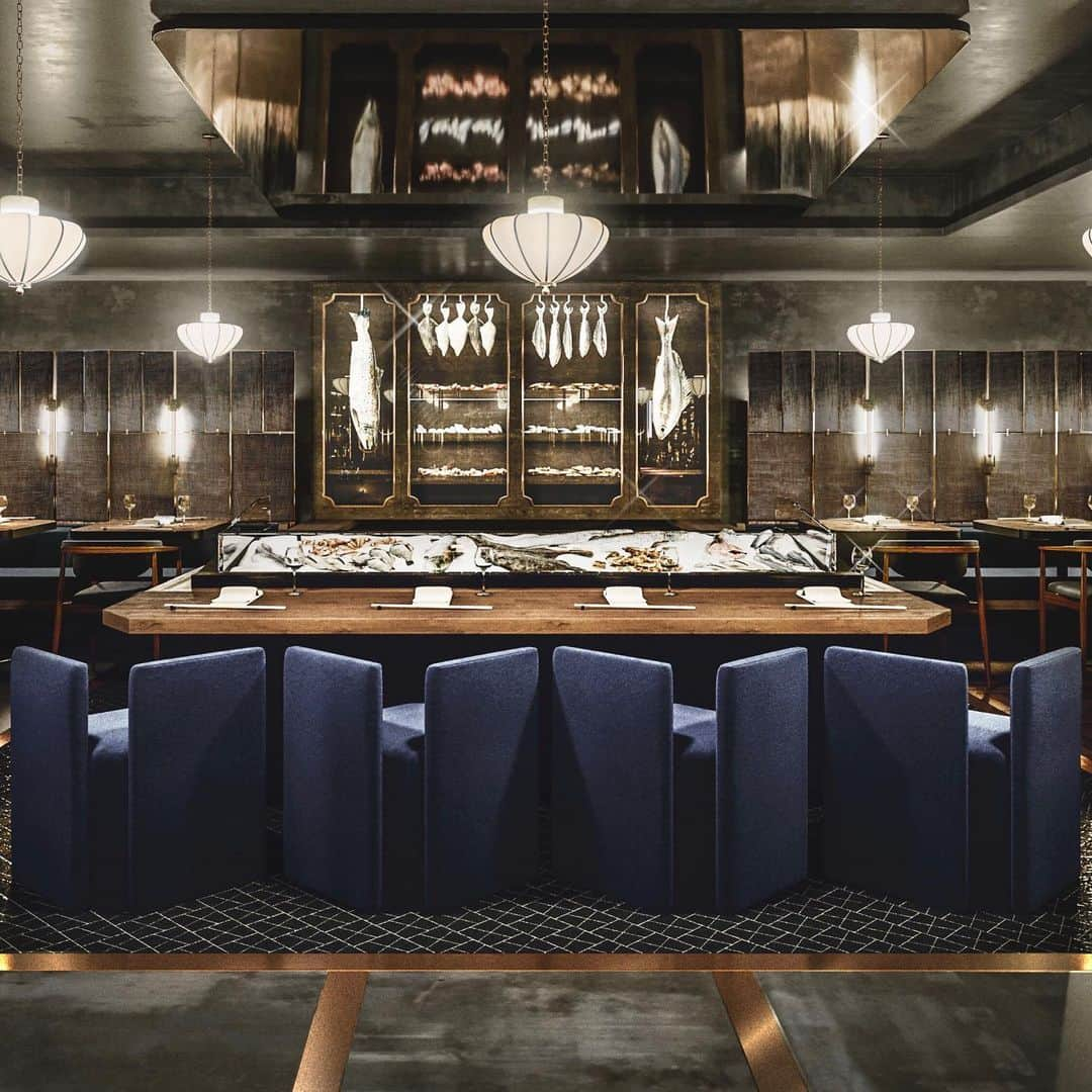 ゴードン・ラムゼイさんのインスタグラム写真 - (ゴードン・ラムゼイInstagram)「Can't wait to try the food.... and the cocktails in this stunning restaurant @luckycatbygordonramsay. Book now, link in bio. Gx」5月26日 19時53分 - gordongram