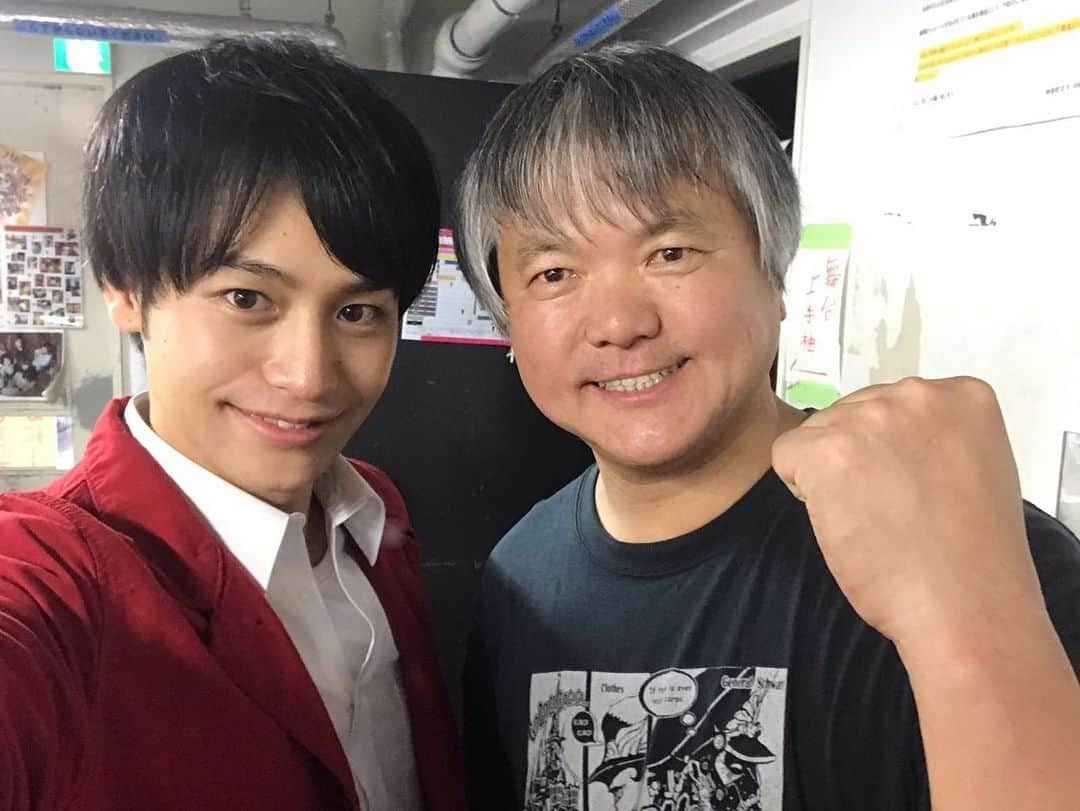 小澤亮太さんのインスタグラム写真 - (小澤亮太Instagram)「舞台「戦え！特オタ中年隊」日替わりゲストしてきました . . ご来場の皆さん、いつも応援いただいてる皆さんありがとうございます！ . .  アドリブだらけな1公演で頭フル回転したいい時間になりました。 . . 主題歌がマジすぎて感動しました笑 . . #特オタ #舞台 #特オタ中年隊 #よしもと」5月26日 19時55分 - ozawa_ryota