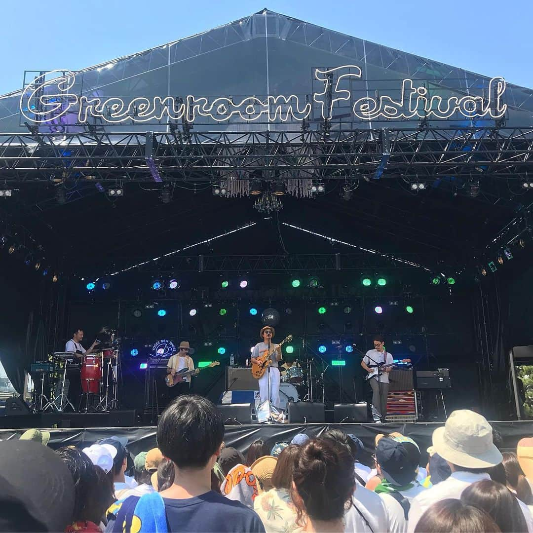 Manitasさんのインスタグラム写真 - (ManitasInstagram)「GREENROOM FESTIVAL🌿🥁 一番だいすきなフェスに今年も行けた 愛するyogeeを令和で初めて観れた！ もう〜とてもよかたなぁ〜。 よく飲んでるだいすきなメンバーでお昼から外で飲めたのも最高！愛 とてもよい休日だたなぁ〜。しあわせだたなぁ〜。ふぁ〜。 #greenroomfestival #yogeenewwaves #一番大好きなフェスに今年も行けてよかった #この場所で聴くyogeeもとっても気持ちよかった #一番最初がHelloEthiopiaだなんて泣きそうだった #フェスの合間にしゃぶしゃぶ食べてプリクラ撮ってSYHDが30分だけ来てデートするいう謎な過ごし方したけどそれも楽しかったです #とてもいい休日でした」5月26日 20時00分 - manitassssss