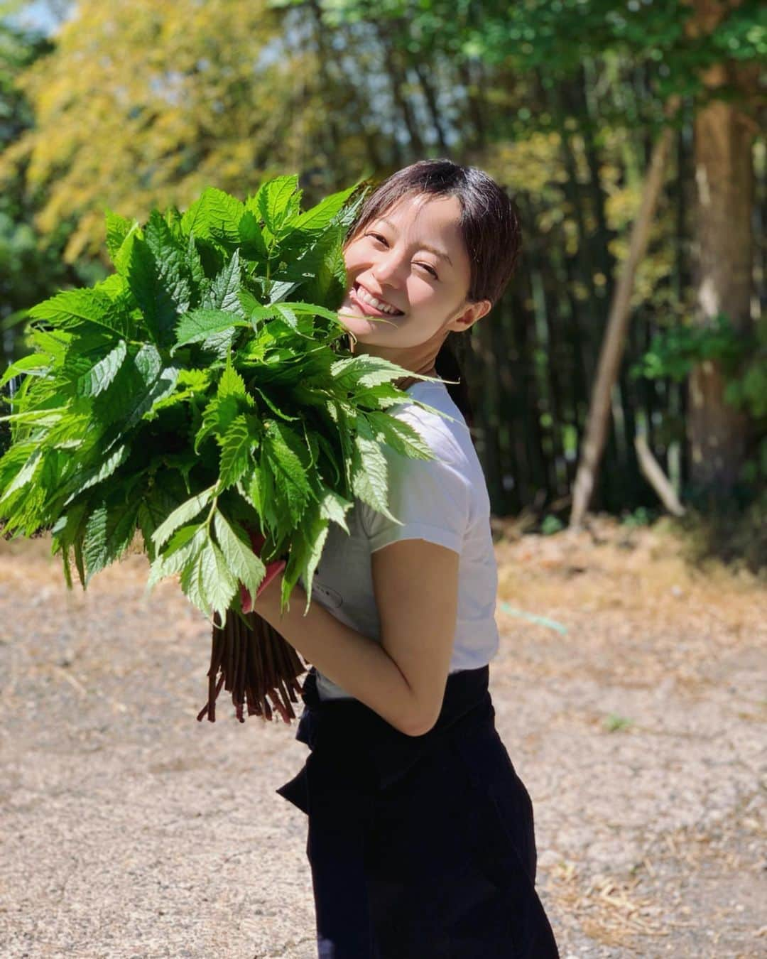 小林涼子さんのインスタグラム写真 - (小林涼子Instagram)「. 山菜ブーケ 💐 #新潟 #新潟グルメ #名立  #山菜 #山菜採り #農業女子 #田植え #頂きます #ご馳走さまでした  #ricefield #niigata #japan #japanesegirl #thanks #food #eat #감사하면서 #맛있게 #냠냠 #먹었어요 #잘먹었습니다 #감사」5月26日 20時05分 - ryoko_kobayashi_ryoko