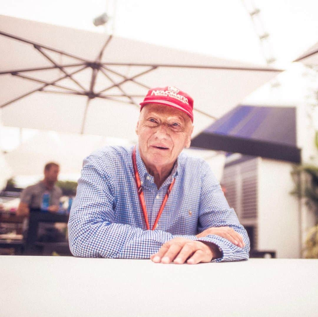 MERCEDES AMG PETRONASさんのインスタグラム写真 - (MERCEDES AMG PETRONASInstagram)「Today, we honour Niki ❤️ Trackside or watching around the world at home, join us and help us remember a legend on race day in Monaco... Wear a red cap. Send in your messages. Stand and applaud. Or honour him in your own way.」5月26日 20時28分 - mercedesamgf1