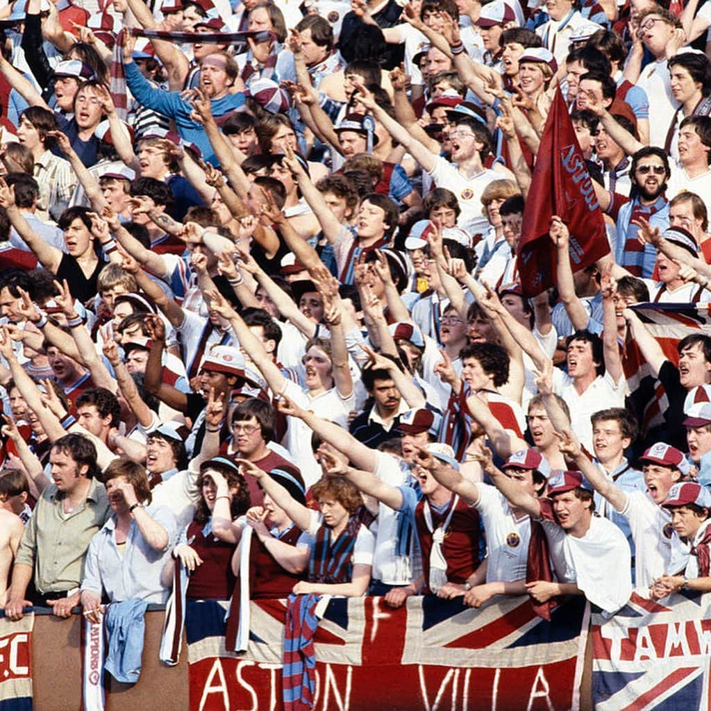 アストン・ヴィラFCさんのインスタグラム写真 - (アストン・ヴィラFCInstagram)「Whilst it’s important to look ahead, it’s also important to look back. . #OTD in 1982, we lifted the European Cup. 🏆 . #AVFC」5月26日 20時27分 - avfcofficial
