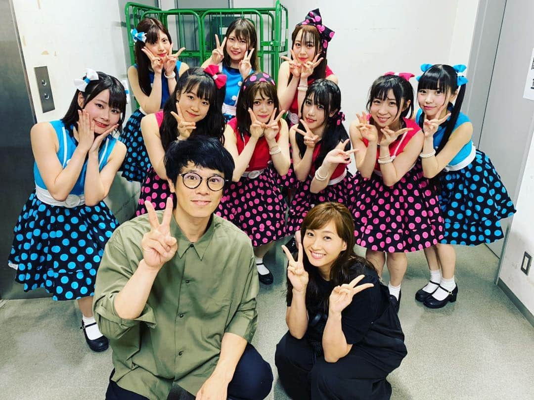 庄司智春さんのインスタグラム写真 - (庄司智春Instagram)「MIRAI系アイドルTVで一緒のイケてるハーツのツアーファイルに行ってきました！ スタジオで絡む面白い彼女達と違って、歌って踊ってキラキラのアイドルでした^_^ 急遽、奥さんも子供達も行く！ってなって家族で観に行くことに！ 子供達も一緒に踊って楽しんでました！ ありがとう！イケてるハーツ！」5月26日 20時36分 - tomoharushoji