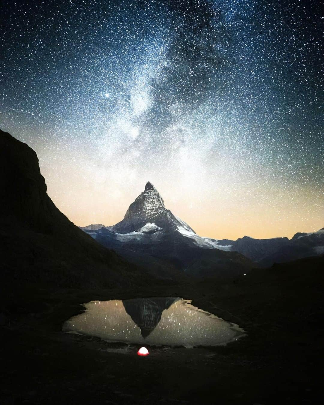 Discoveryさんのインスタグラム写真 - (DiscoveryInstagram)「"One million stars hotel. ⭐There's only a few nights every year when you are able to see our galaxy directly over the Matterhorn." 📸 by Andri Laukas (@cameraismyeye) . . . . #photography #photooftheday #explore #naturephotography #nature #potd #stars #Matterhorn #galaxy #night #travel」5月26日 20時37分 - discovery