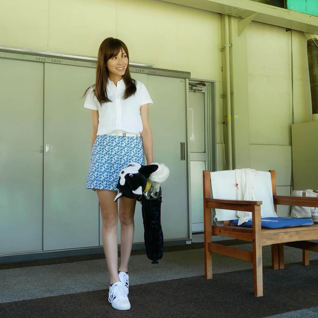 高沢奈苗さんのインスタグラム写真 - (高沢奈苗Instagram)「. @golf_condor のサイトにて、90分レッスン+貸しクラブ+ネスカフェ1杯で2500円！！ というお得なクーポンを使って、#横須賀グリーンゴルフ に練習に行ってきました⛳️😃 . 何が苦手ですか？と聞かれて、最近アイアンが上手く打てないので、タイミングよくインパクトする為のドリルを。 . カメラで撮影してスイングをチェックしながら繰り返し練習🏌️‍♀️ . 90分もあると結構打てたし、グループレッスンですがこの日は4人と少人数だったので、これで2500円はかなりお得😃✨ . またクーポン使ってお得に練習しようっ😆👍 . . . #golf #condor #golfswing #StANDREWS #ゴルフ #ゴルフ女子 #コンドル #打ちっ放し #レッスン #コンドルゴルフ #クーポン #セントアンドリュースゴルフ」5月26日 20時33分 - nanaetakasawa