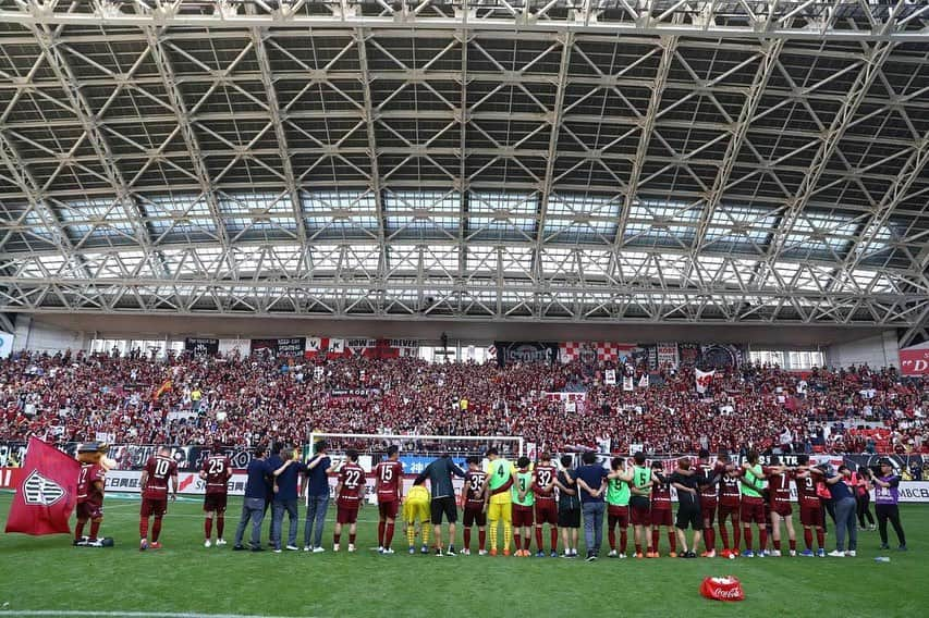 セルジ・サンペルさんのインスタグラム写真 - (セルジ・サンペルInstagram)「Together, always together!! It’s the only way to overcome difficulties! Go Vissel!! Juntos, siempre juntos. Es la única manera de superar las adversidades. Vamos Vissel!! この勝利はファンの皆さんのものです！ 難しい時こそ応援してくれたファンの皆さんに感謝です！」5月26日 20時39分 - sergisamper