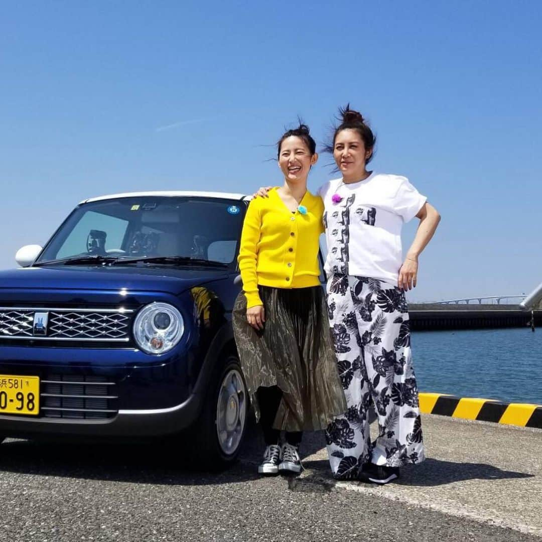 ミラクルひかるさんのインスタグラム写真 - (ミラクルひかるInstagram)「山の幸海の幸を求めてSUZUKIの車でGO！運転は福田ちゃんに完全頼ったとよ！(古い)  顔面偏差値は、さておき、食品偏差値高い目！(☝΄◞ิ۝◟ิ‵)☝𓆛𓆜𓆝𓆞𓆟𓆛𓆜𓆝𓆞𓆟𓆛𓆜𓆝𓆞𓆟𓆛𓆜𓆝𓆞𓆟𓆛𓆜𓆝𓆞𓆟 採れたてに勝るものなし！たけのこの刺身もいっかいたべたい！  #BS朝日極上空間  #SUZUKI #潮干狩り #たけのこ掘り」5月26日 20時42分 - miracle_hikaru_official