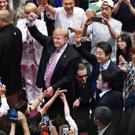 ドナルド・トランプさんのインスタグラム写真 - (ドナルド・トランプInstagram)「‪Tonight in Tokyo, Japan at the Ryōgoku Kokugikan Stadium, it was my great honor to present the first-ever U.S. President’s Cup to Sumo Grand Champion Asanoyama. Congratulations! A great time had by all, thank you @ShinzoAbe!!‬」5月26日 20時50分 - realdonaldtrump