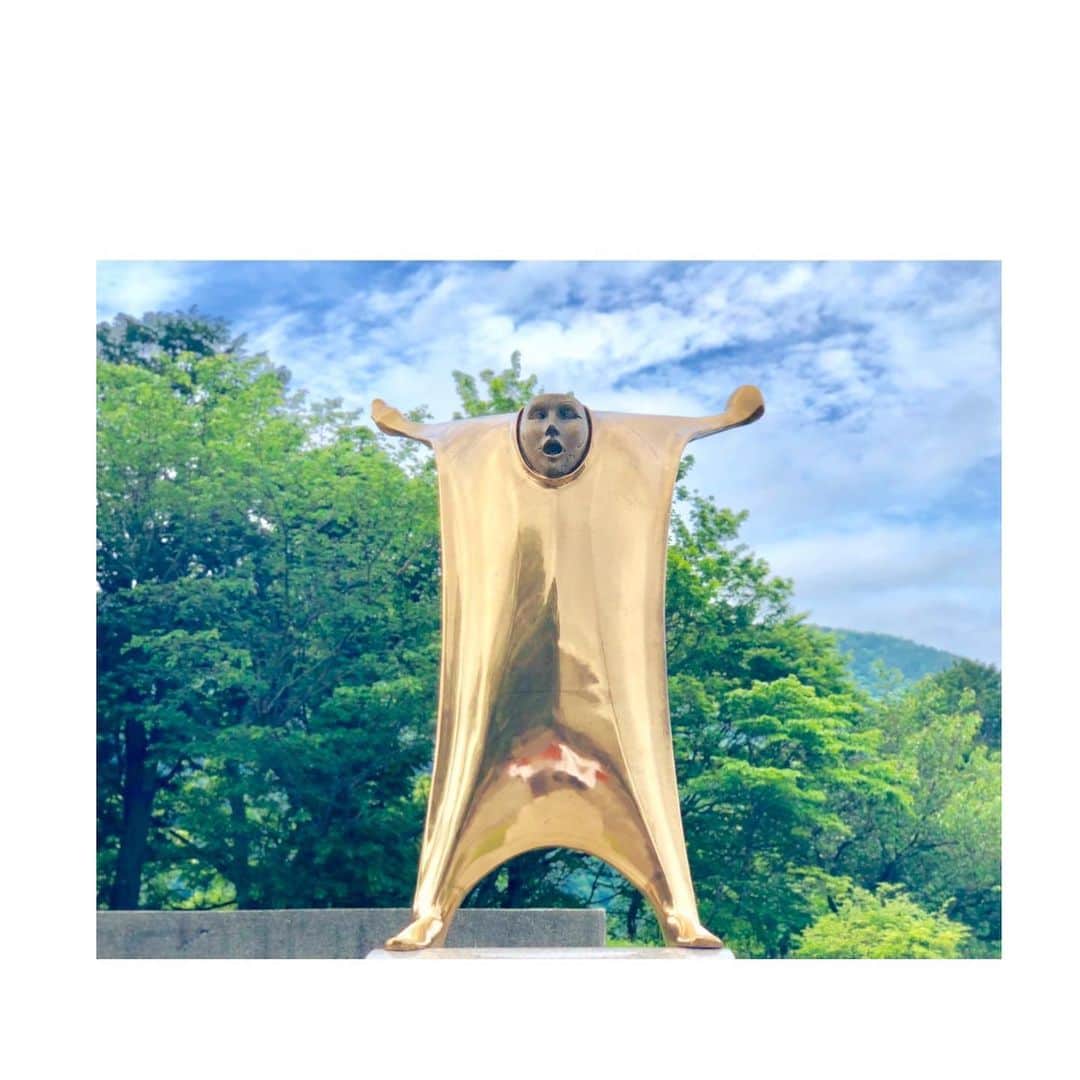 のインスタグラム：「2019.05.26 . . 作品名『眩驚-Ｖ』 観光客もびっくりしてた . . #芸術とは」