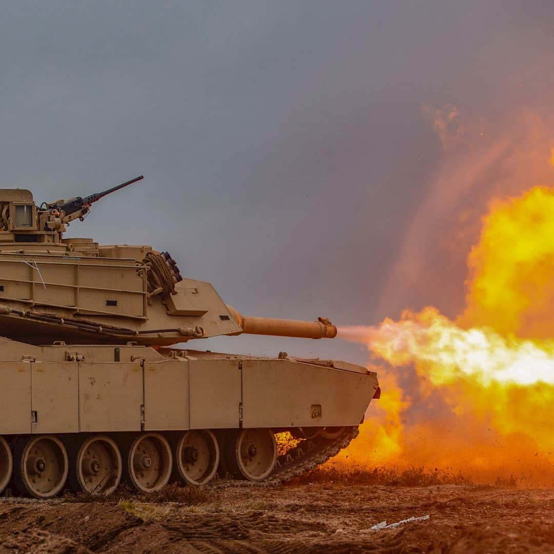 アメリカ海兵隊さんのインスタグラム写真 - (アメリカ海兵隊Instagram)「Dracarys  A Marine Corps M1A1 Abrams tank from @2dmardiv, fires during a bore-zeroing range during Exercise Arrow 2019 at the Pohjankangas Training Area near Niinisalo, Finland, May 12, 2019. (@2ndmlg_marines photo by Lance Cpl. Scott Jenkins)  #USMC #Marines #Tank #Military #MarineCorps #GOT #GameOfThrones」5月26日 20時58分 - marines