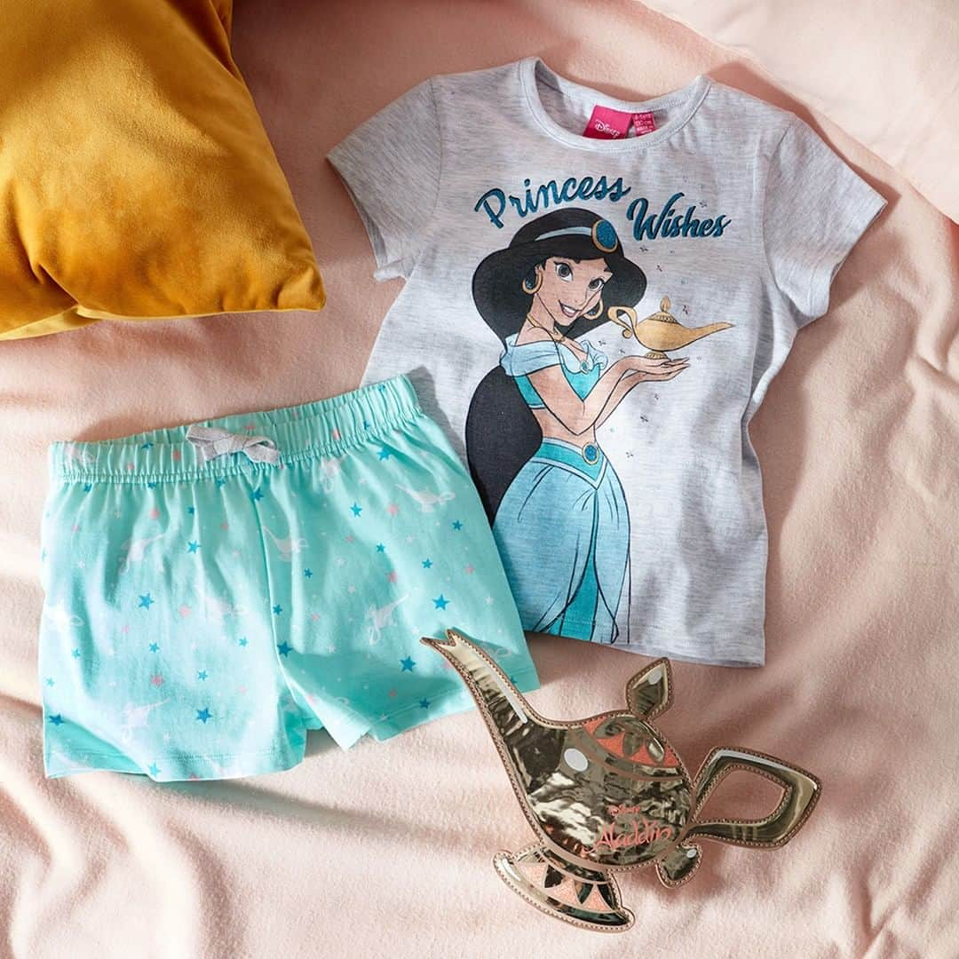 プリマークさんのインスタグラム写真 - (プリマークInstagram)「By order of the princess 👑✨ PJ Set €9 (Available in: 🇮🇪🇫🇷🇮🇹🇪🇸🇵🇹) #Primark #PrimarkXDisney #Aladdin #kidswear」5月26日 21時00分 - primark