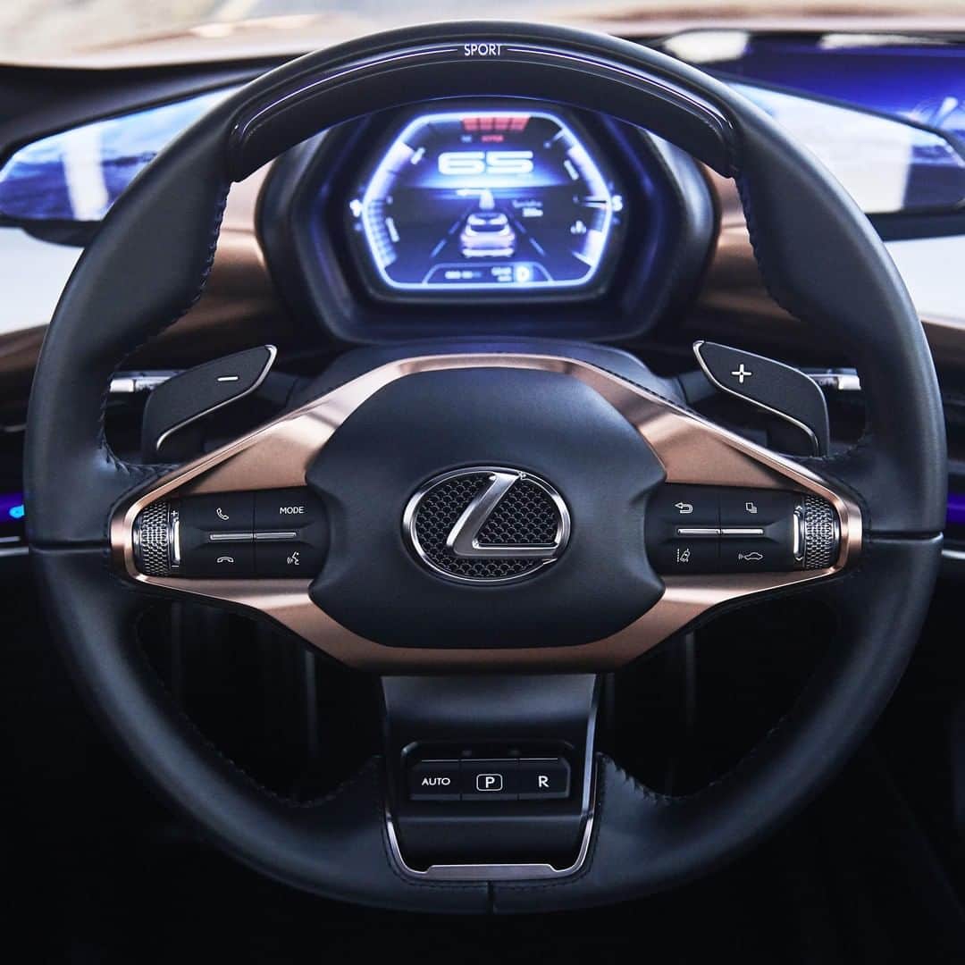Lexus UKさんのインスタグラム写真 - (Lexus UKInstagram)「Drive into the future. #LexusConcept  #Design #CarDesign #Automotive #Lexus #CarsofInstagram」5月26日 21時00分 - lexusuk