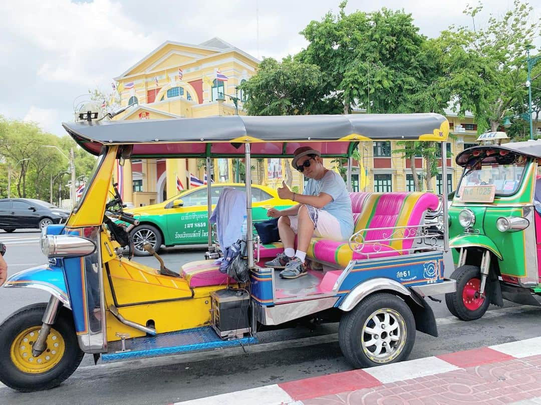 黒沢薫さんのインスタグラム写真 - (黒沢薫Instagram)「涅槃仏とトゥクトゥクと私。 #swipe⬅️ #thailand #watpo #tuktuk #music #soul #rb #singer #lovelife #instaview #instagood #黒沢薫」5月26日 21時00分 - kaorukurosawa_lovelife