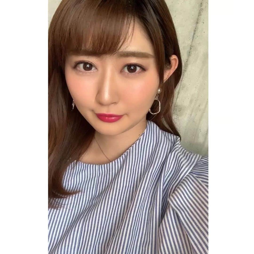 坂口莉果子のインスタグラム：「マットタイプのVSリップ使ってみたらすごくいい、何より落ちにくい💄 つけすぎると色が濃すぎるからほんの少しだけ唇の上につけて馴染ませるとちょうどいい色になる👍 いつもティントとか直接塗ると唇の皮が剥けるからリップクリームの上から塗ってます😂 ・ ・ ・ ・ ・ ・ ・ ・ #makeup #victoriassecret #vs #lipstick #spring #matte #japanesegirl #instagood #メイク #リップ #口紅 #ヴィクトリアシークレット #マット#春 #💄」