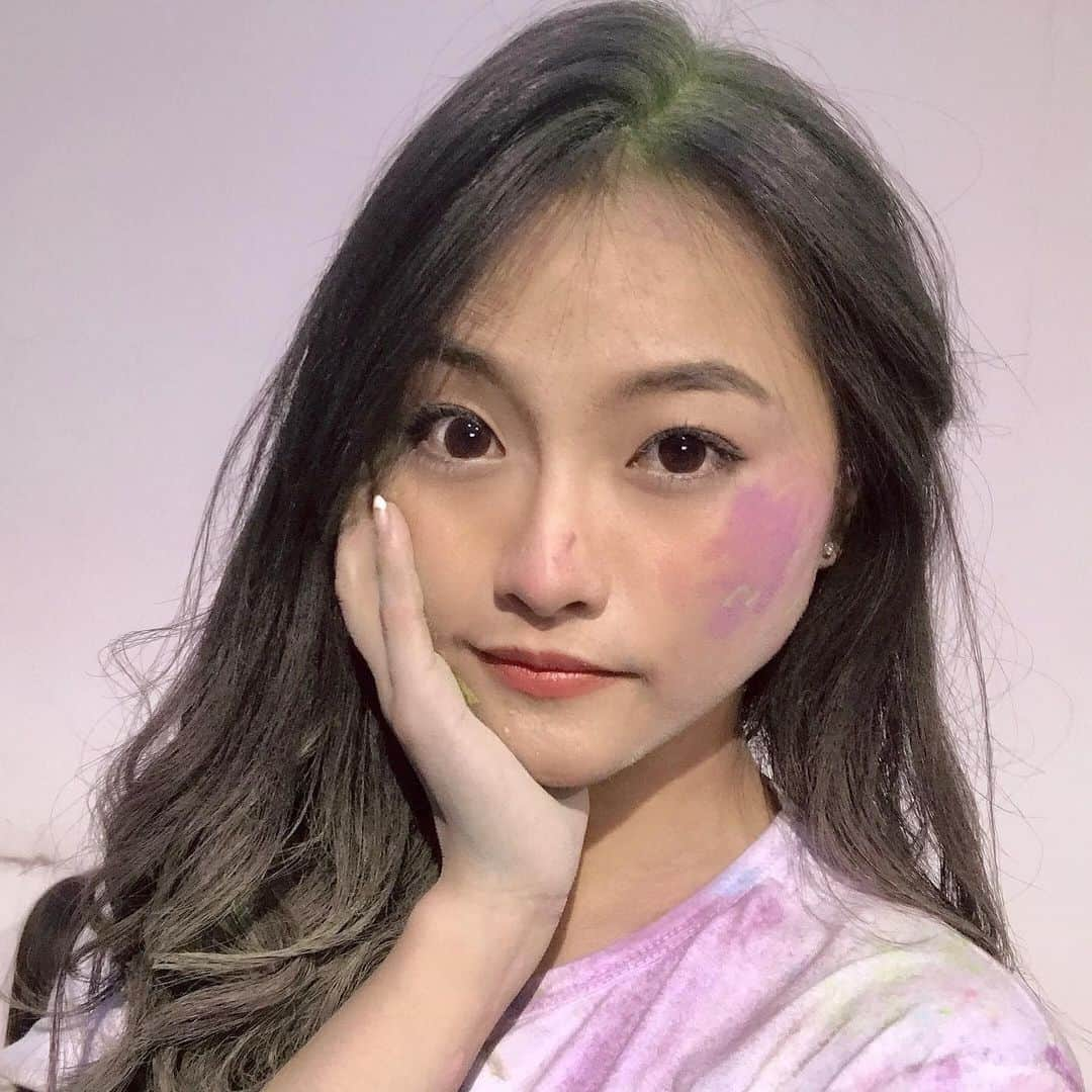 ロナ・アングラエニさんのインスタグラム写真 - (ロナ・アングラエニInstagram)「Caption yang cocok apa ya.. 🤔」5月26日 21時08分 - jkt48rona