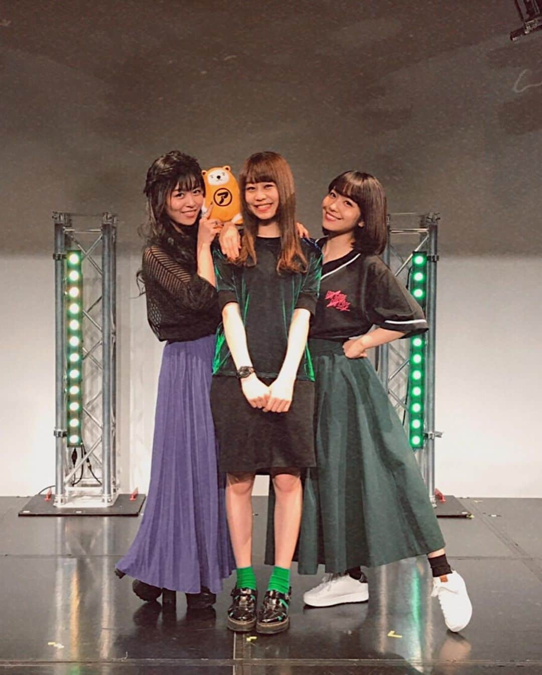 愛美さんのインスタグラム写真 - (愛美Instagram)「. あるあるCityでのイベントは #NGNC シャツで挑みました♪ . . 1部と2部で色を変えてみました✨ お揃いの人もたくさんいましたねー♪ . . #ootd #bangdream #poppinparty」5月26日 21時20分 - aimin_official