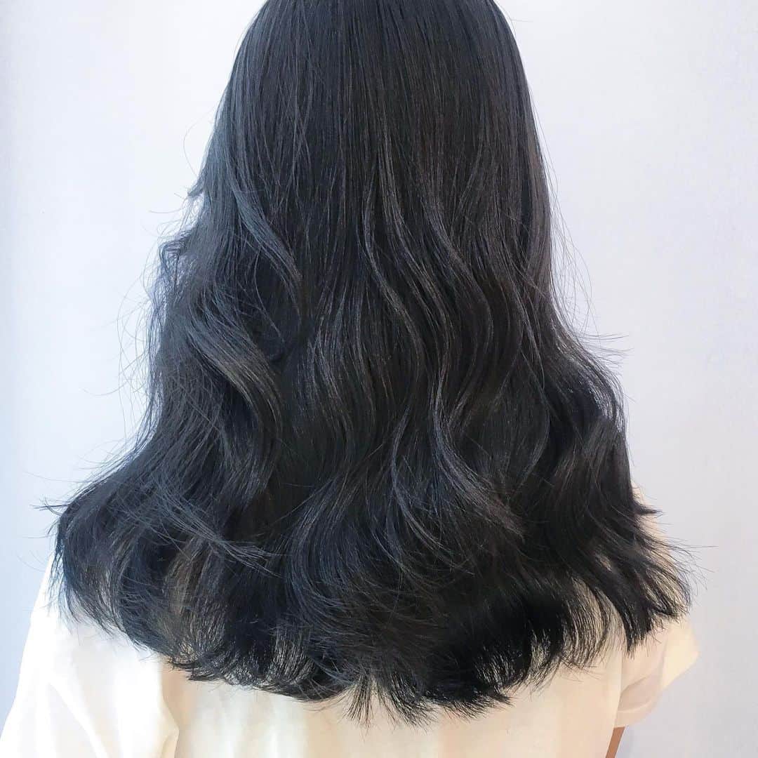 原涼香のインスタグラム：「ㅤㅤㅤㅤㅤㅤㅤㅤㅤㅤㅤㅤㅤ Blue Black 🇰🇷💙 暗いけど、透ける、いろです( ◠‿◠ ) ㅤㅤㅤㅤㅤㅤㅤㅤㅤㅤㅤㅤㅤ」