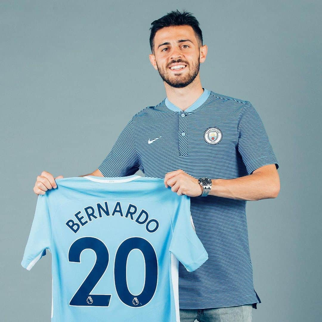 マンチェスター・シティFCさんのインスタグラム写真 - (マンチェスター・シティFCInstagram)「2️⃣ years of @bernardocarvalhosilva 🙌 • #OnThisDay in 2017, Bernardo joined #mancity! 💙」5月26日 21時16分 - mancity