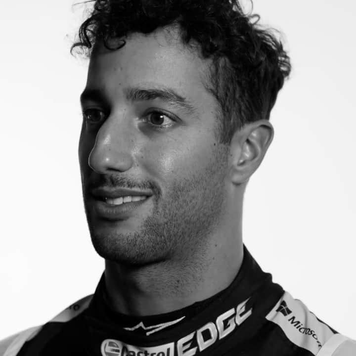 のインスタグラム：「"Monaco … 2018 …" Check the entire interview of @danielricciardo to know more about his best memory in F1. #RS19 #RSspirit #Racing #BRmanifesto #timeinstruments #precisionperformance #BellRoss #Formula1 #RenaultF1Team」