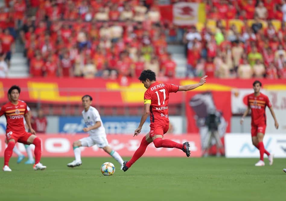 丸山祐市のインスタグラム：「vs松本山雅FC  今日も応援ありがとうございました！ 悔しい。でも、こういう時もある。 この敗戦を無駄にしない為にも、次の試合は勝つ！  #nagoyagrampus #grampus #名古屋グランパス#jleague #jリーグ#DAZN#soccer #サッカー#豊田スタジアム #丸山祐市#17#松本山雅FC#継続#準備#感謝#笑顔#ファミリー#elpibe」