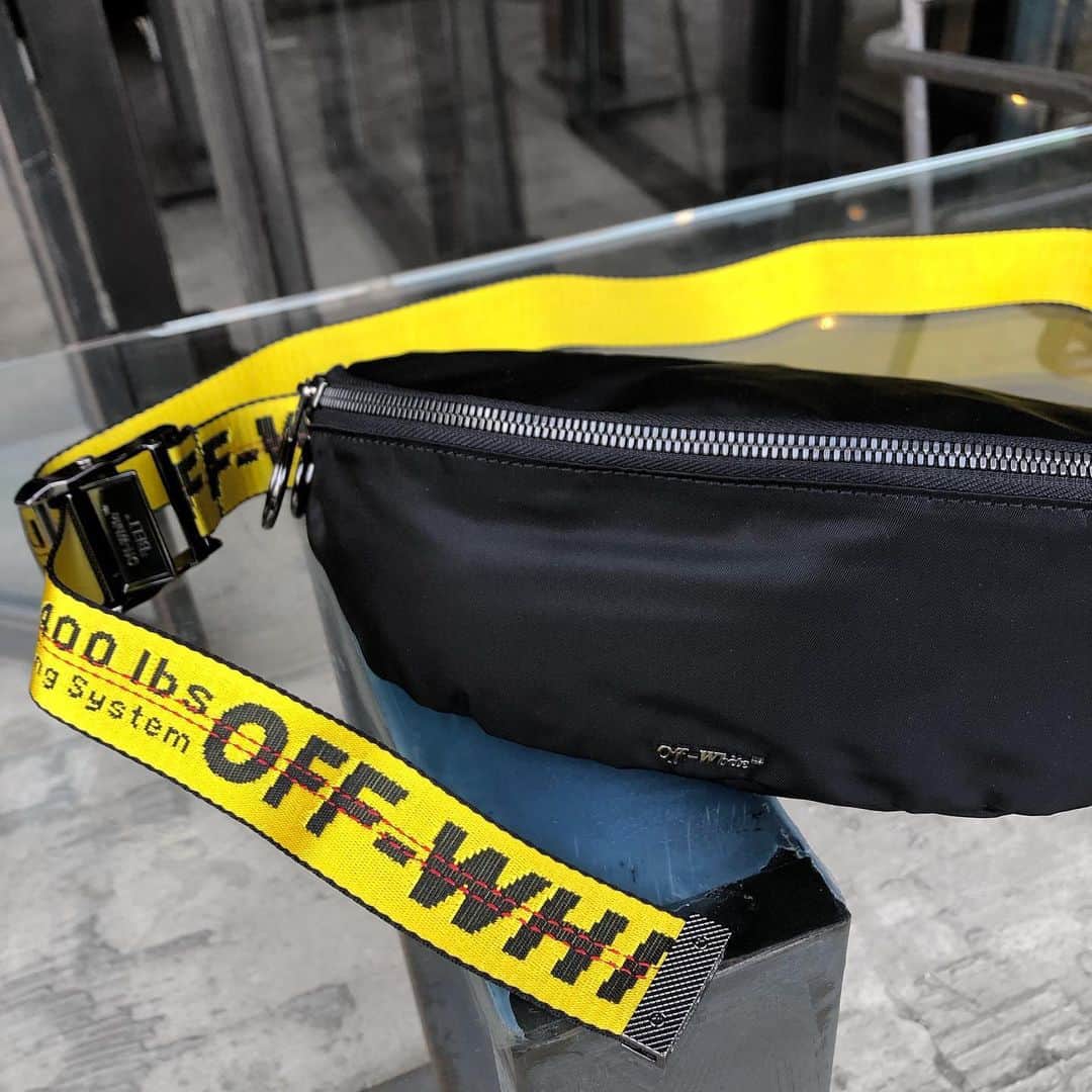 AYINさんのインスタグラム写真 - (AYINInstagram)「・ ・ ・ New arrival @off____white FW19 pre collection✔️ ・ ・ ・ available at store✔️ ・ ・ ・ #offwhite #ayin #19aw #bag」5月26日 21時25分 - ayin_japan