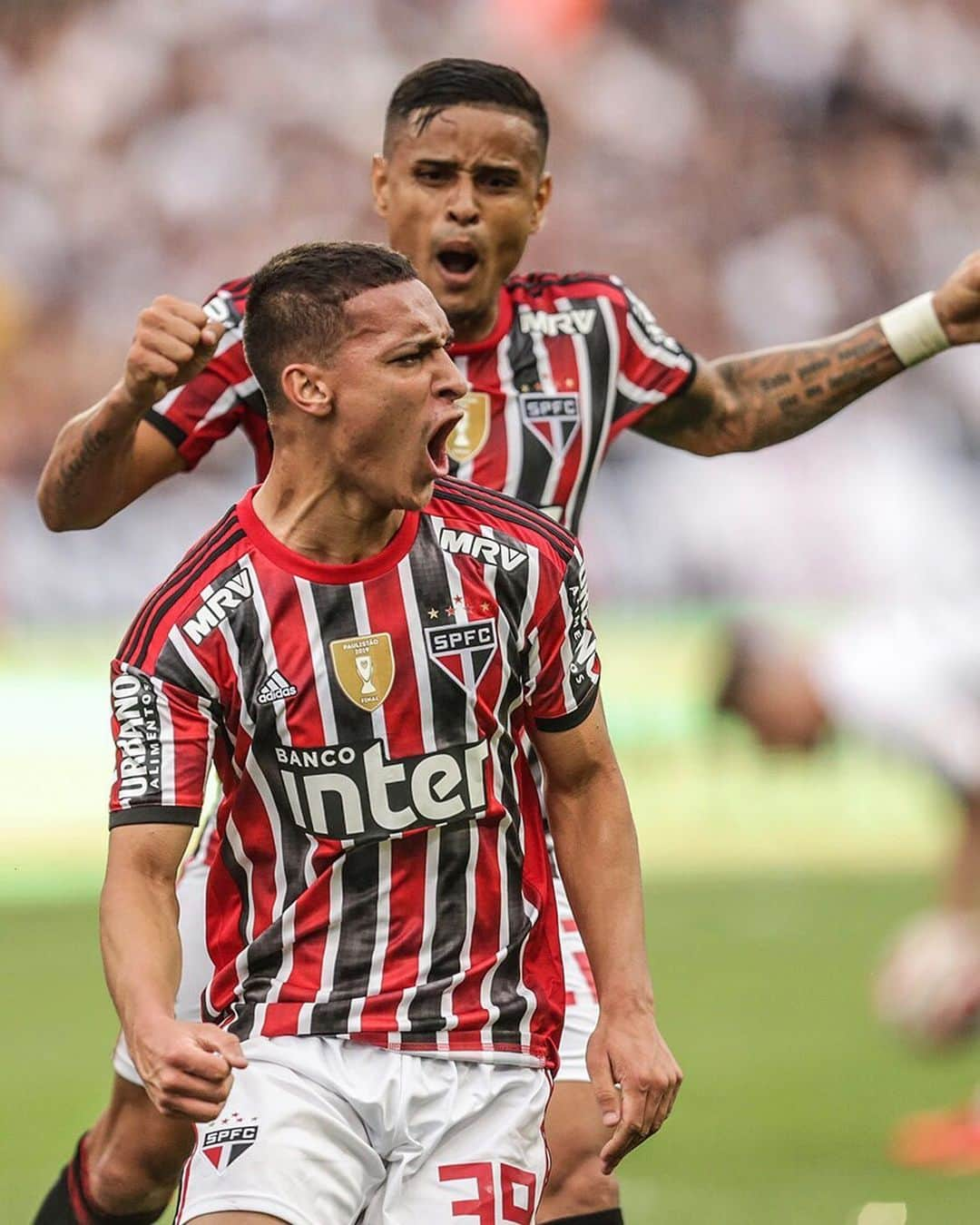 São Paulo FCさんのインスタグラム写真 - (São Paulo FCInstagram)「Hoje tem São Paulo, tem #ClássicoMajestoso! ⠀⠀⠀⠀⠀⠀⠀⠀⠀ ⚽ Corinthians x São Paulo 🏟 Arena Corinthians ⏰ 19h 🏆 Brasileirão 📺 Premiere ⠀⠀⠀⠀⠀⠀⠀⠀⠀ #DiaDeTricolor #VamosSãoPaulo 🇾🇪 ⠀⠀⠀⠀⠀⠀⠀⠀⠀ 📸 Paulo Pinto / saopaulofc.net」5月26日 21時38分 - saopaulofc