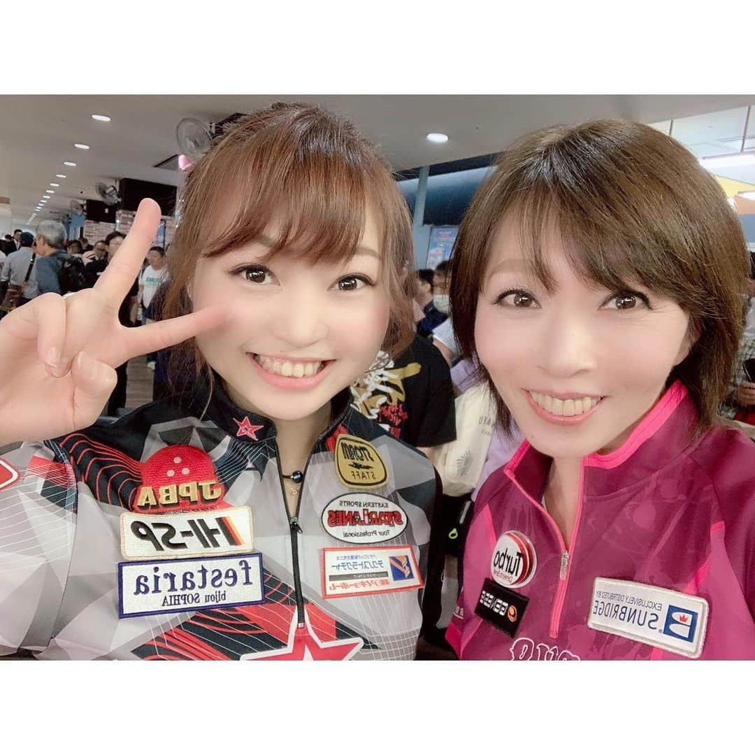 浅田梨奈さんのインスタグラム写真 - (浅田梨奈Instagram)「「グリコセブンティーンアイス杯」第7回プロアマボウリングトーナメント 応援ありがとうございました🙇‍♀️ またあの舞台で勝負が出来るように 準備をして、次に向けて頑張ります！ これからも応援よろしくお願いします🌼 #ボウリング #プロボウラー #グリコ #glico #今日をみんなであいすのだ #絆をつなぐseventeenice #チョコナッツが好き #最近ないの #激しくチョコナッツ推し #ビスコはスタンダード派 #神戸六甲ボウル #来年は富山 #サンブリさんに挟まれた #4対1 #応援ありがとうございました #ベストアマの武部公英さんと #美白アプリの力恐るべし」5月26日 21時41分 - asdrn528