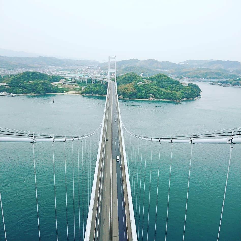滝香織さんのインスタグラム写真 - (滝香織Instagram)「#しまなみ海道 の#来島海峡大橋 の主塔にのぼりました🎵 #橋 を上から&下から #絶景なり 橋の内部にも潜入しましたよ！！ そこに広がる世界とは！？ 今週の#ほのボーノ で放送✨  さらに、 6月1日正午～ 「しまなみ海道開通20年 島ぐらし、始めました」  #瀬戸内海 の島々に#移住 した方々を取材しました。 島ならではのスポット、美味しいグルメも登場します✨ ぜひ見てください😄 #大三島 から生放送でお届けします🎵  #愛媛 #今治 #島 #海 #あいテレビ #アナウンサー #しまなみ海道開通20周年」5月26日 21時57分 - kaorin_taki