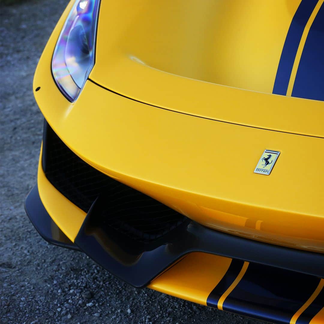 フェラーリさんのインスタグラム写真 - (フェラーリInstagram)「It’s time to reshape the wind with the #Ferrari488PistaSpider’s incredible aerodynamics. #Ferrari #Details」5月26日 22時00分 - ferrari