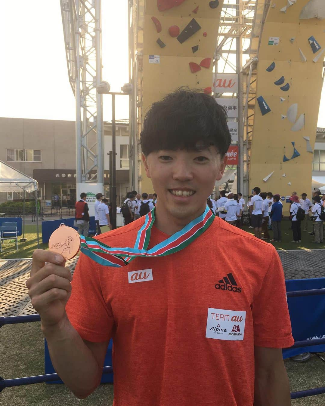 藤井快さんのインスタグラム写真 - (藤井快Instagram)「The final result was that the Combined Japan Cup was 3rd place!🥉 I was able to renew my personal best in Speed final!!💨💨 I’m happy to stand on the podium!! Congratulations @tomoa_narasaki 🥇 @kai_hrd 🥈👏 From this result, I can complete in the World Championships in Hachioji!! Keep going 💪 • コンバインドジャパンカップは3位でした！ 久しぶりに表彰台に乗れてとても嬉しく思います。スピードでは決勝戦で自己ベストを更新することができ、トレーニングの成果を少しずつ感じています！ 6秒前半ももう夢じゃない！！ 変わってボルダーは最近上手くいかず、失速気味なのでここは次に向けて上げて行きたいと思います。この結果から、8月に八王子市で行われる世界選手権に出場することができます。 世界選手権では、より高いレベルのクライミングを目指し、トレーニングをこのまま積んでいこうと思います！ 応援ありがとうございました！ • Thank you for cheering for me !! • @adidasterrex #livewithoutlimits  @fiveten_official #brandofthebrave  @alpinawatchesjapan #alpinerx  @au_official #TEAMau @in_jelly_ #森永製菓」5月26日 22時00分 - fujii_kokoro