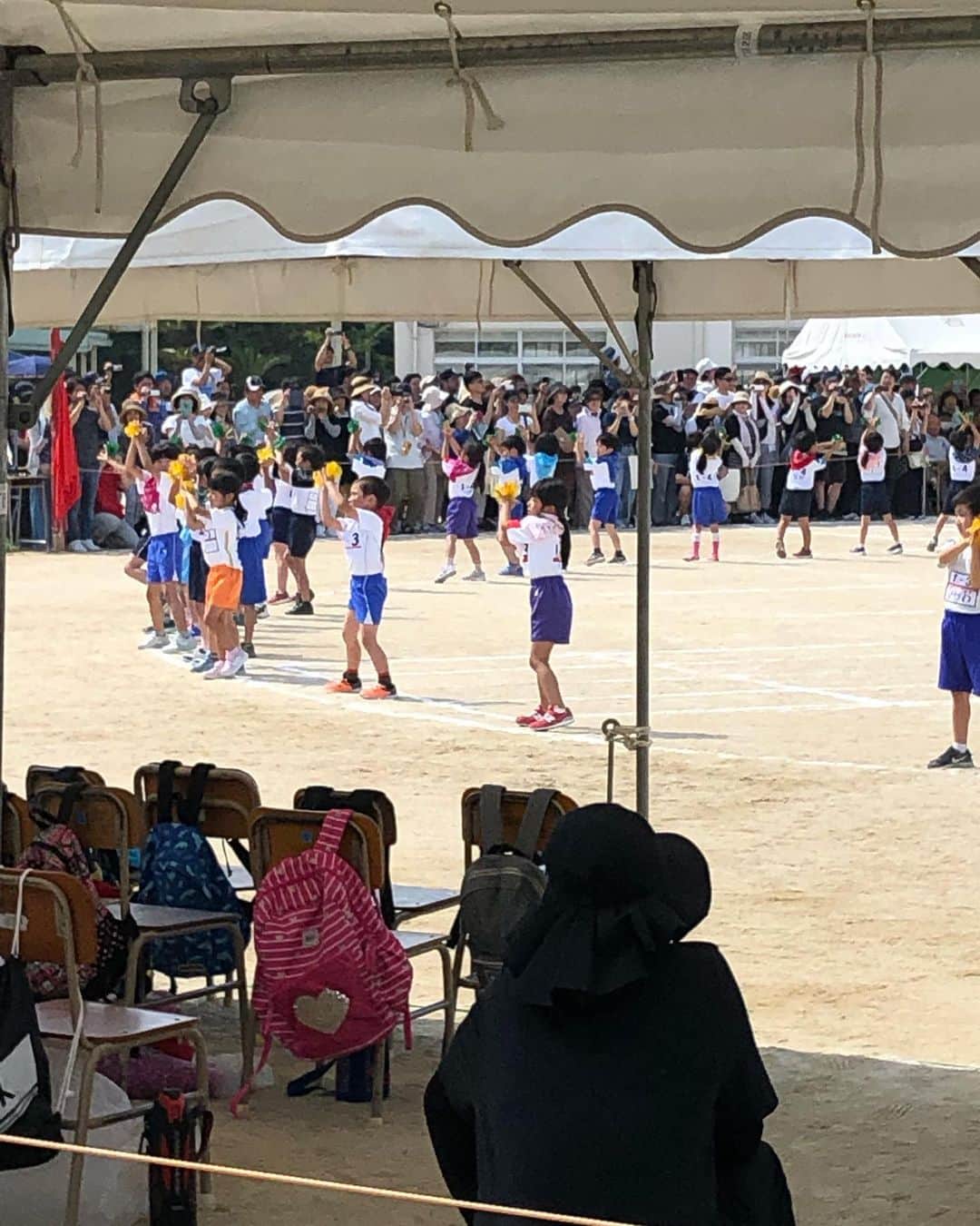 栗田善太郎のインスタグラム：「初の小学校の運動会。 運動会は秋が良いと思いました。」